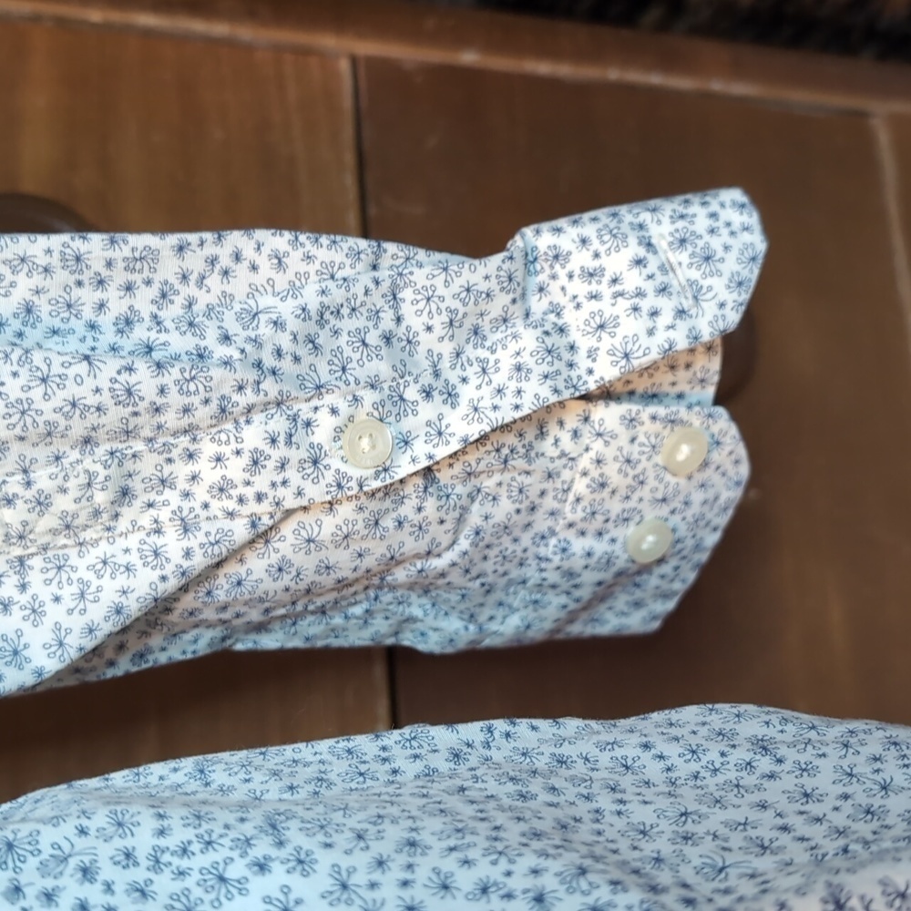 DULUTH TRADING CO Wms Medium White Navy Daisy Button Down Long Sleeve - Picture 11 of 13